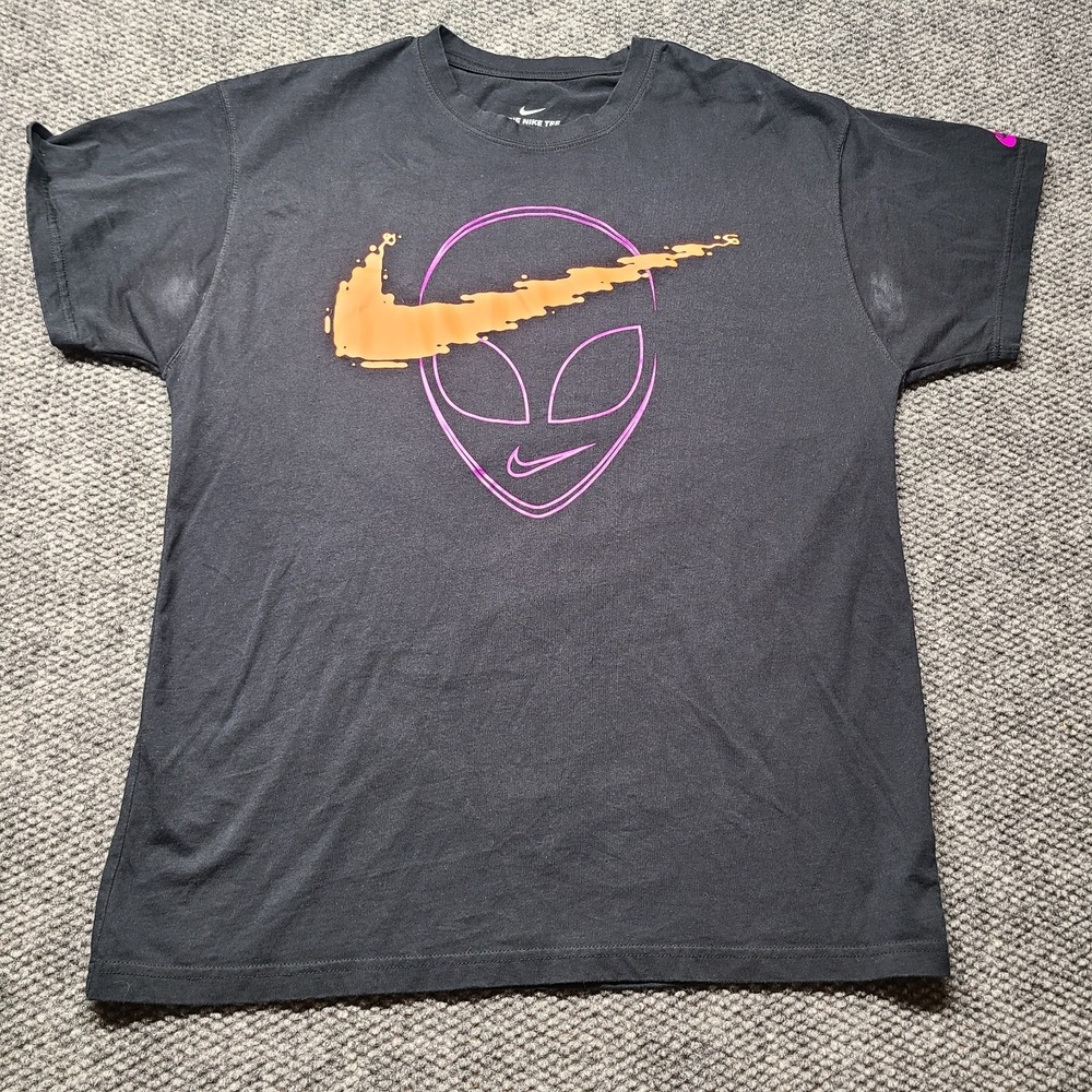 Nike Festival Glow T Shirt Men Large Black Alien Graphic The Swoosh is Out There